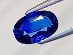 Flawless Unheated CERTIFIED 1.39 Carat African Sapphire!!